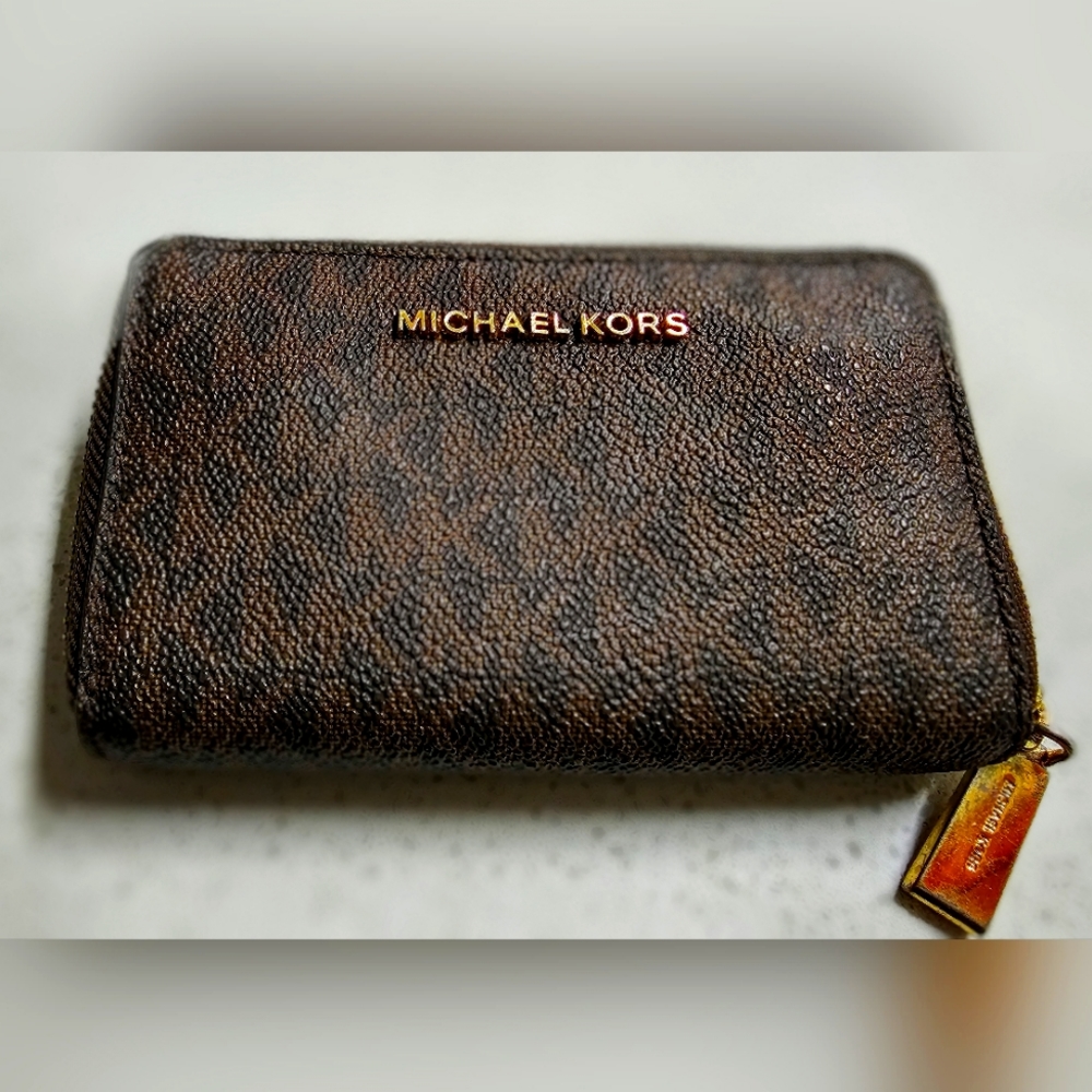 Michael Kors - Brown Leather - Wallet - Zipper - Lightly Used - No Damage